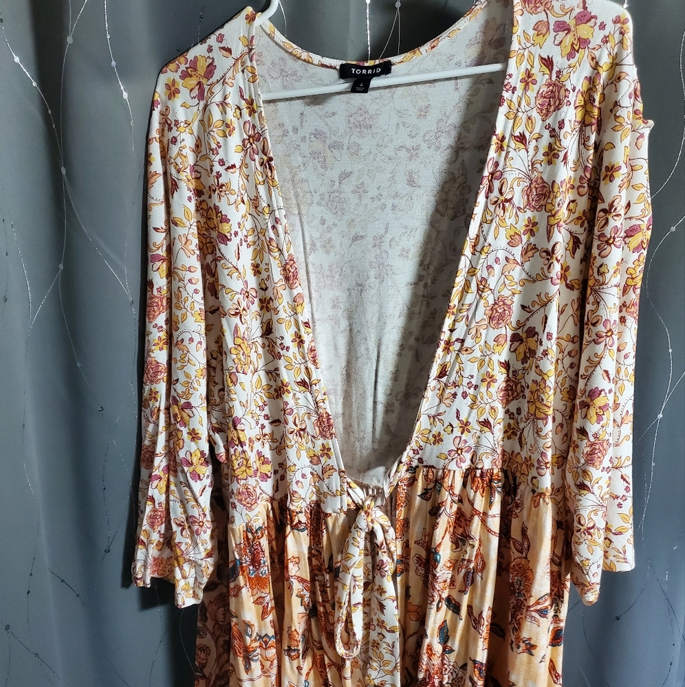Torrid front tie kimono